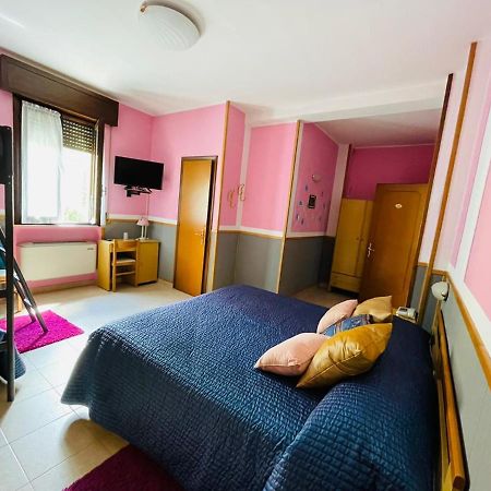 Hotel Azzurra 萨尔索马焦雷泰尔梅 外观 照片