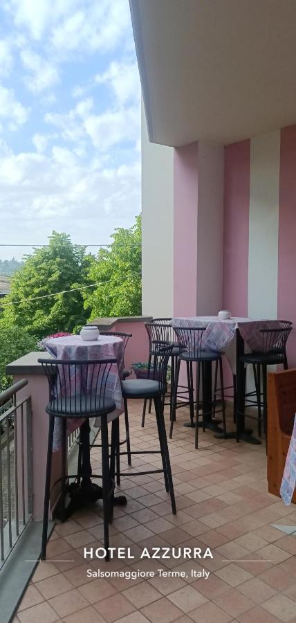 Hotel Azzurra 萨尔索马焦雷泰尔梅 外观 照片