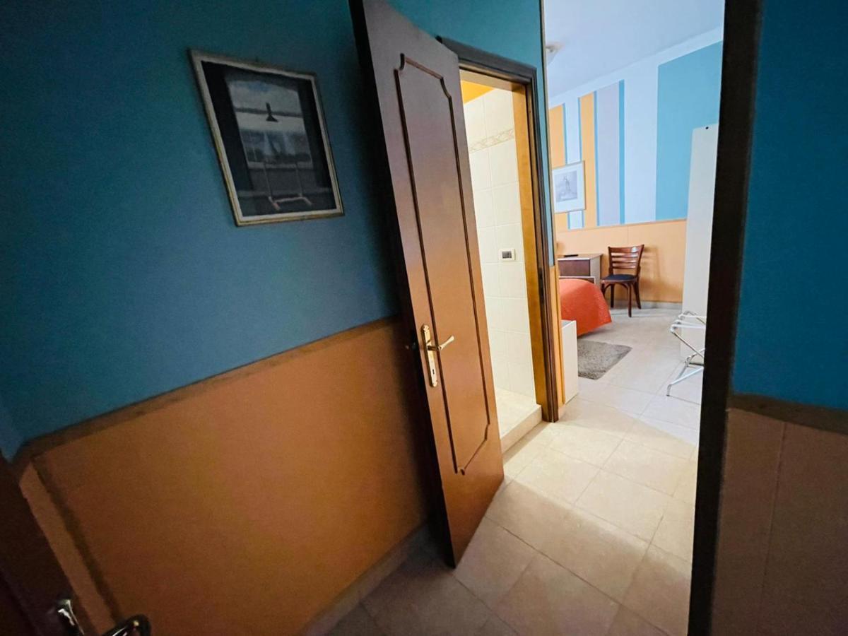 Hotel Azzurra 萨尔索马焦雷泰尔梅 外观 照片