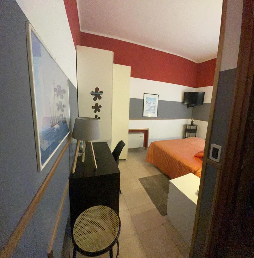 Hotel Azzurra 萨尔索马焦雷泰尔梅 外观 照片