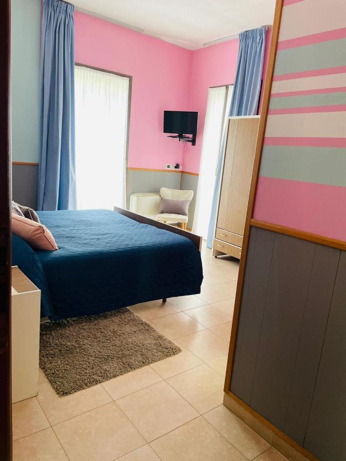 Hotel Azzurra 萨尔索马焦雷泰尔梅 外观 照片